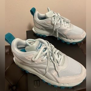 Classic Leather/Suede Cardi V2 Reebok